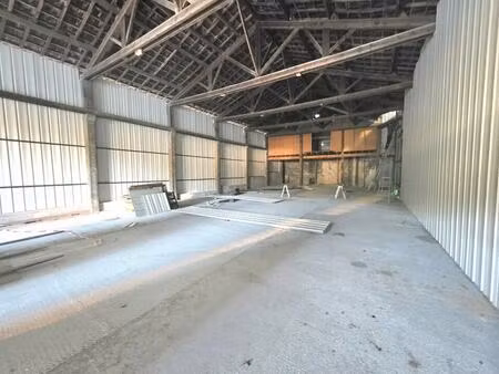 location entrepôt 400 m²