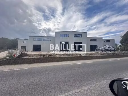 location entrepôt fayence 83440 393m²