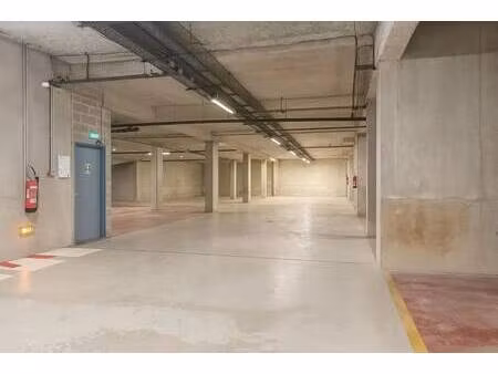 location entrepôt 450 m²