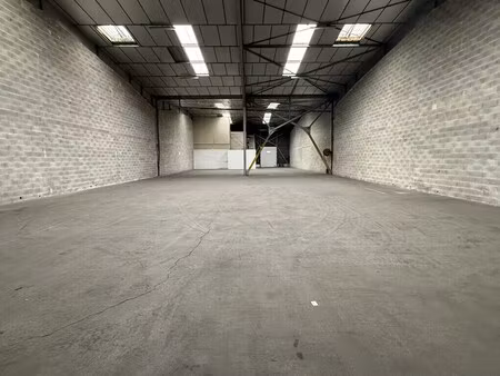 location entrepôt marseille 13014 850m²