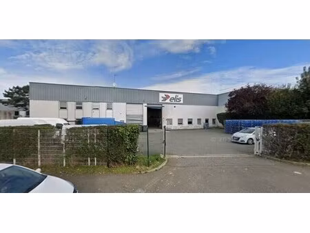 location local d'activités 1 752 m²