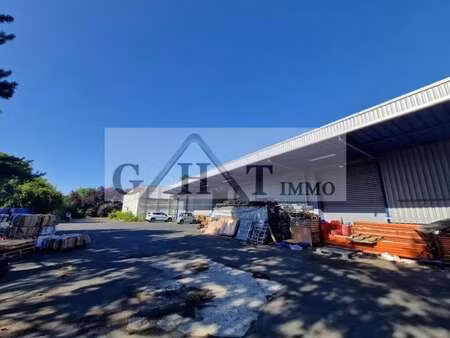 location entrepôt 1 100 m²
