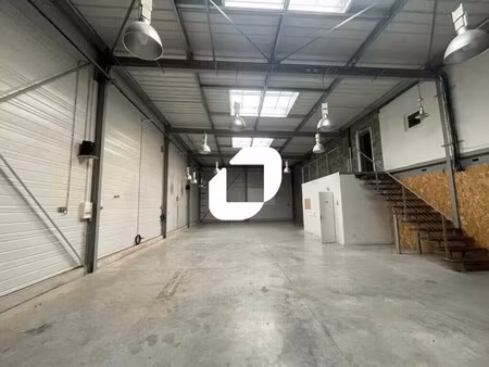 location local d'activités 350 m²