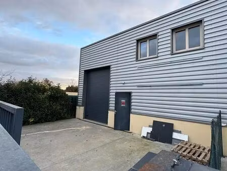 location local d'activités 136 m²