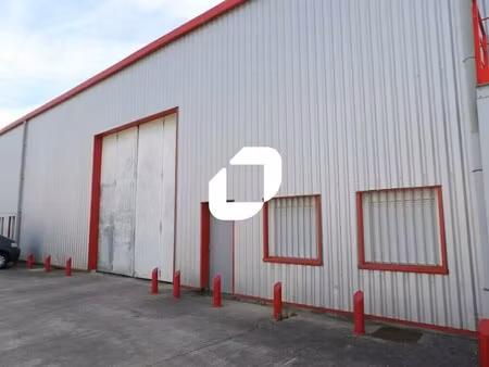 location local d'activités 467 m²