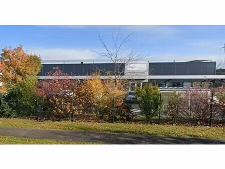 location local d'activités 1 438 m²