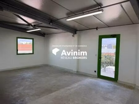 location local d'activités 154 m²