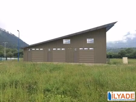 location local d'activités 124 m² à 424 m²