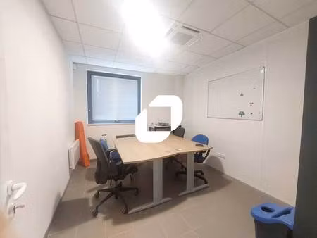 location local d’activités magny les hameaux 78114 599m² à 1248m²