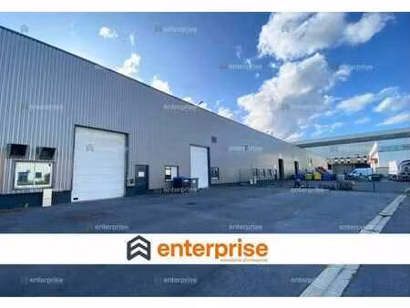 location local d'activités 294 m²