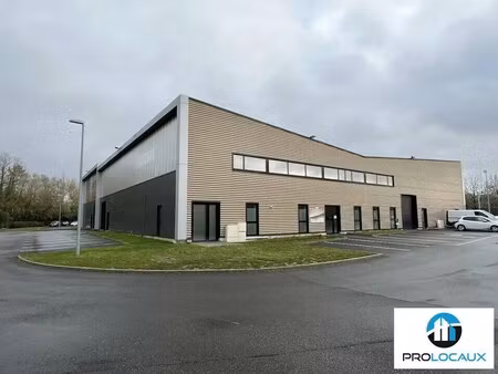 location local d'activités 716 m²