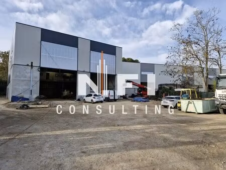 location local d'activités 476 m²