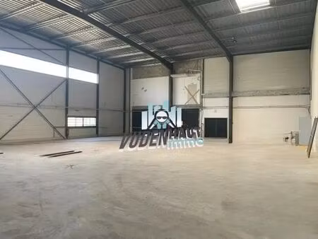 location local d'activités 737 m²
