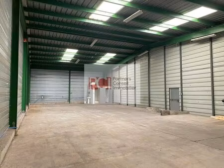 location local d’activités nimes 30000 320m²