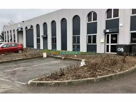 location local d'activités 530 m² à 1 160 m²