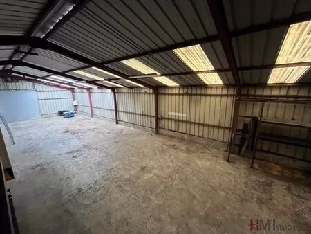 location local d'activités 680 m²