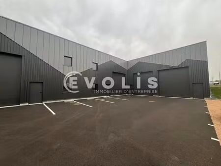 location local d’activités saint etienne la varenne 69460 135m²
