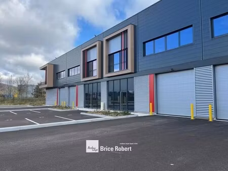 location local d'activités 365 m² à 5 608 m²