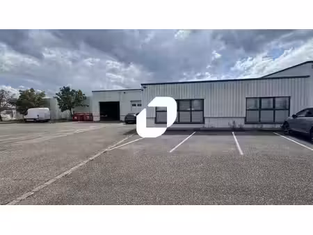location local d’activités 1170m²