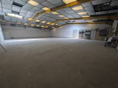 location local d’activités val de reuil 27100 388m²