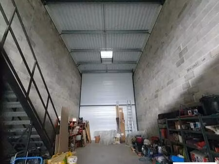 location local d'activités 135 m²
