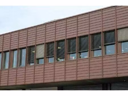 location local d'activités 1 351 m²