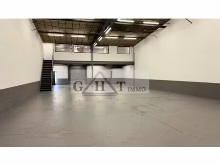 location entrepôt 380 m²