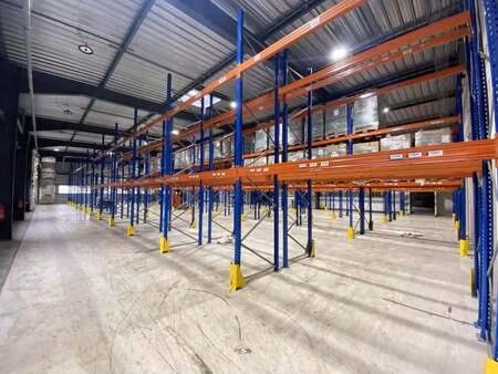 location entrepôt 400 m² à 1 630 m²