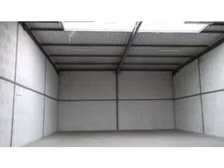 location entrepôt 356 m²
