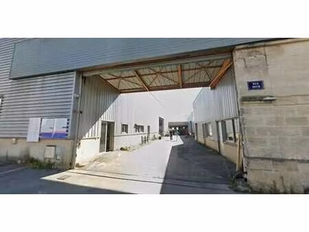 location entrepôt 1 200 m²
