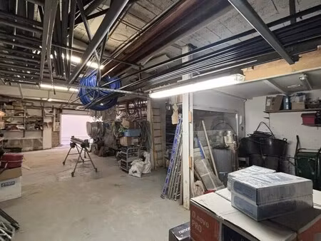 location entrepôt 30 m²