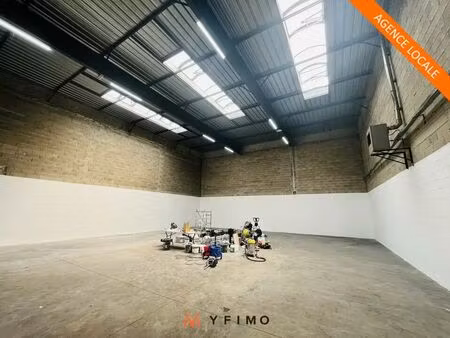 location entrepôt 382 m²