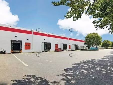 location entrepôt 7 792 m²