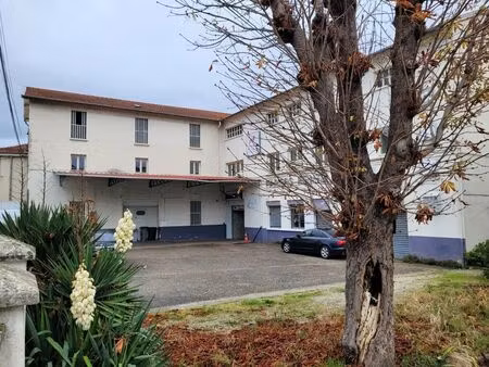 location entrepôt 1 550 m²