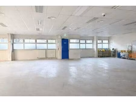 location entrepôt 680 m²