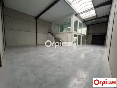 location entrepôt 527 m²