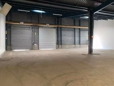 location entrepôt 600 m²