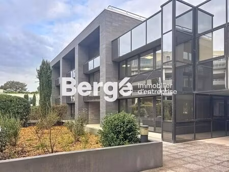 location entrepôt 115 m²