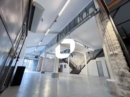 location local d'activités 203 m²