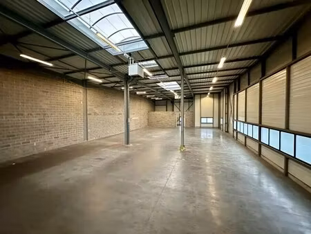 location entrepôt 762 m²
