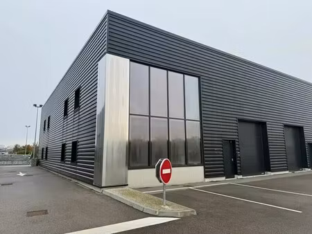 location local d'activités 288 m²