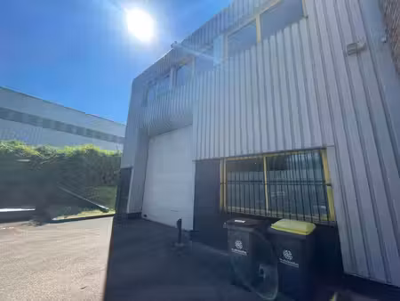 location entrepôt buc 78530 591m²