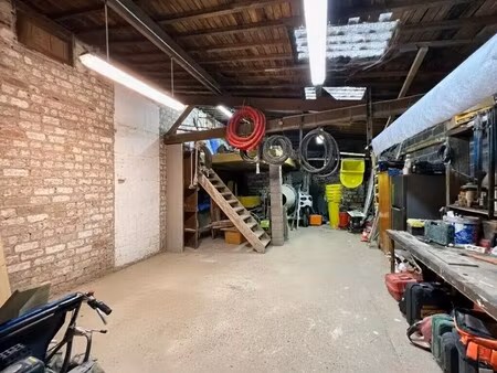 location local d'activités 227 m²