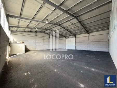 location local d'activités 400 m²
