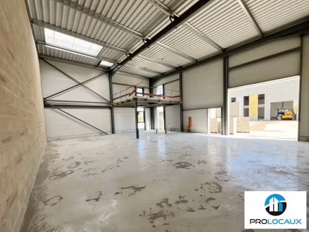 location local d'activités 238 m²