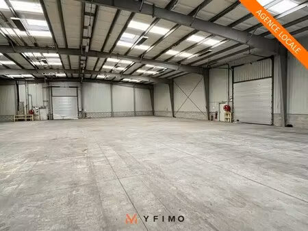 location local d’activités les mureaux 78130 1965m²