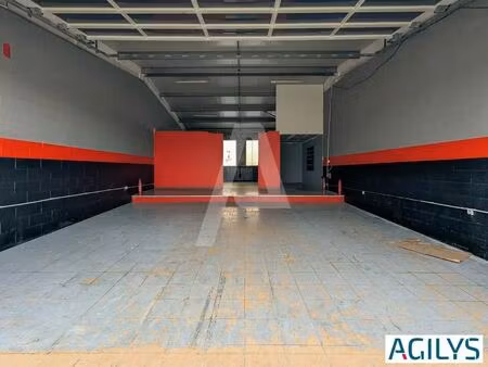 location local d'activités 105 m²