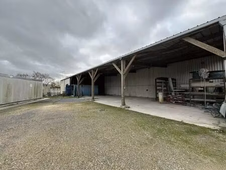 location local d'activités 524 m²