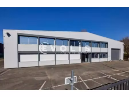 location local d'activités 912 m² à 2 348 m²