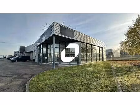 location local d'activités 646 m²